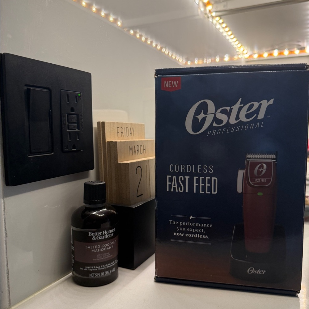 Oster Cordless Fast Feed Clipper in Black and Brown